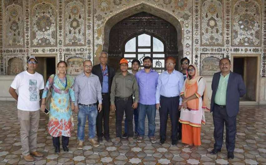 لاہور: بنگلہ دیشی میڈیا کے 10رکنی وفد کا تاریخی شاہی قلعہ ..