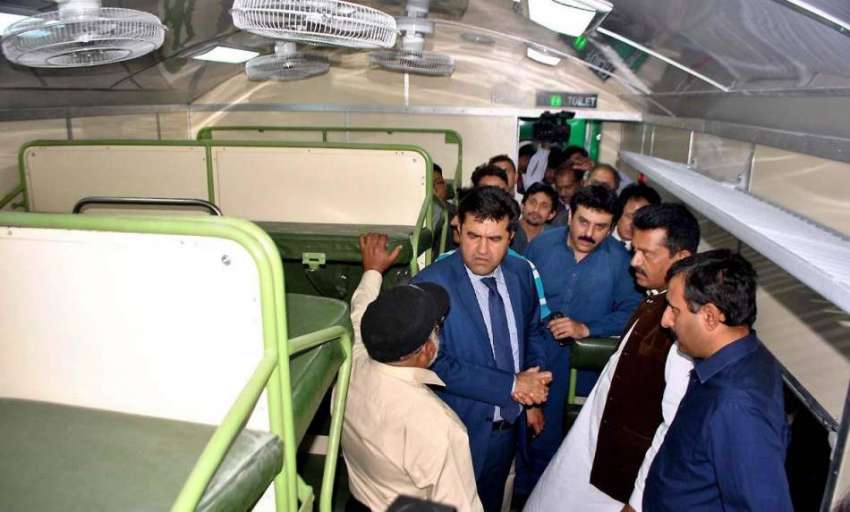 راولپنڈی: ایم ڈی ریلوے محمد یوسف کیرج فیکٹری میں تیار کی ..