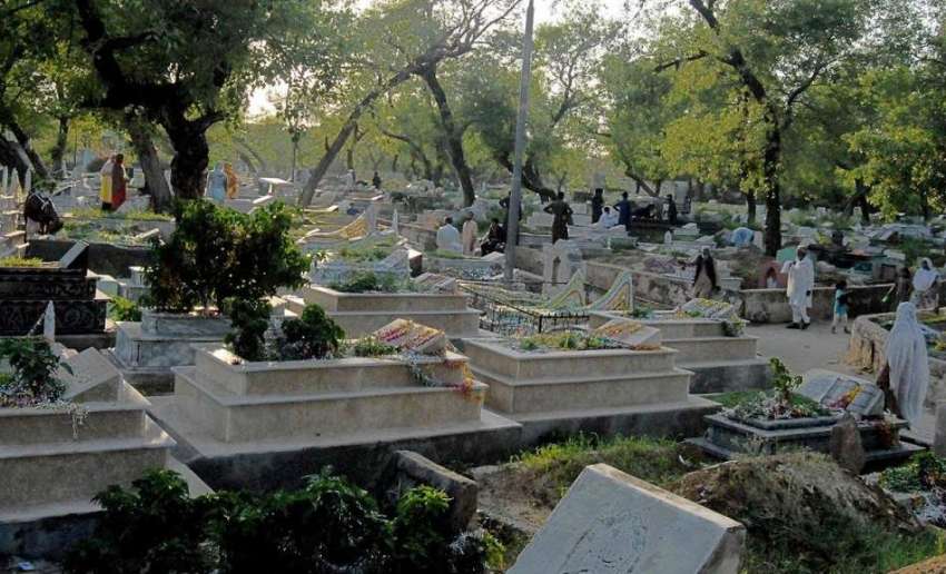 راولپنڈی: مون سون کی شدید بارشوں میں پیر ودھائی قبرستان ..
