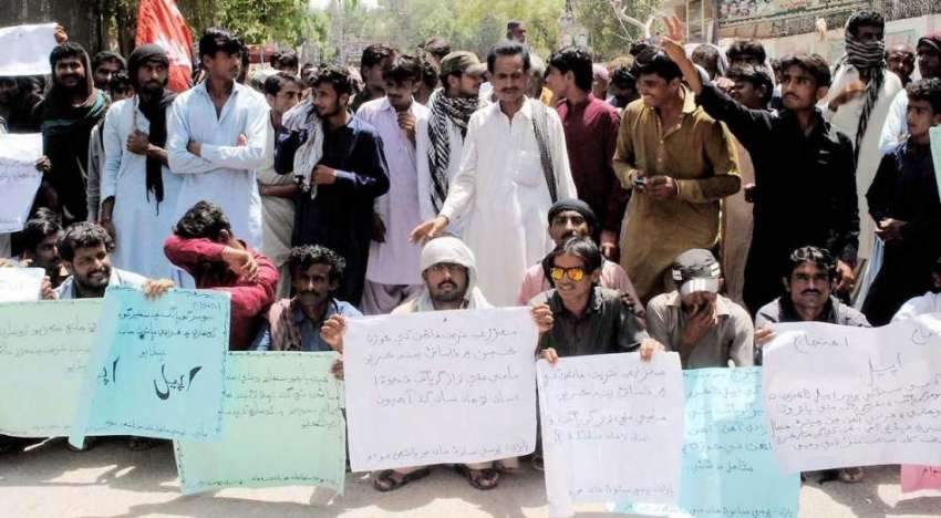 حیدر آباد: ٹنڈو جان کے رہائشی مطالبات کے سلسلے میں احتجاج ..