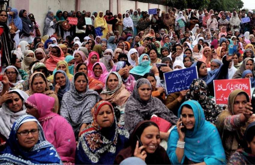 راولپنڈی: لیڈی ہیلتھ ورکرز ڈی سی او دفتر کے بارے اپنے حق ..