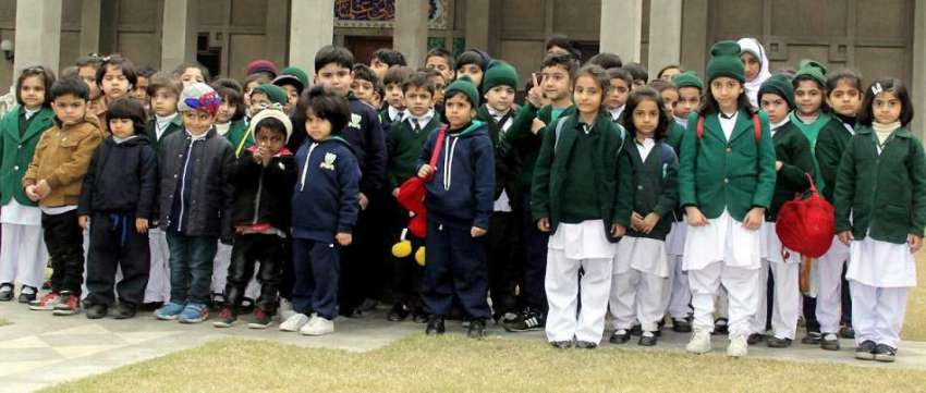 لاہور: چلڈرن کمپلیکس میں معلوماتی دورہ پر آئے مقاجی سکول ..