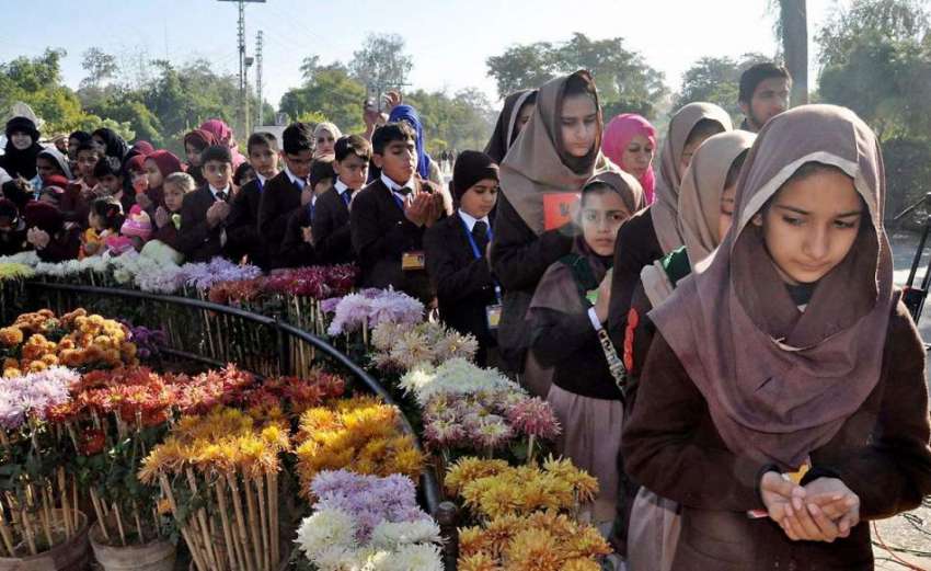 راولپنڈی: پشاور میں آرمی پبلک سکول کے شہداء کے لیے ایوب پارک ..