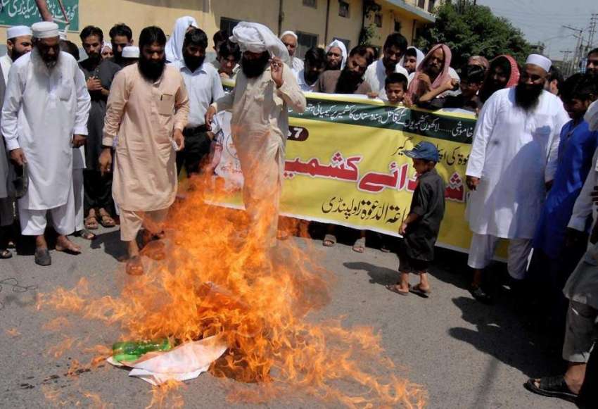 راولپنڈی: برہان وانی کی پہلی برسی کے موقع پر احتجاج کے دوران ..