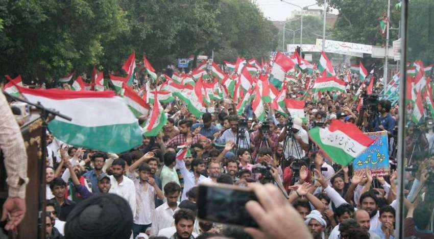 لاہور: پاکستان عوامی تحریک کے سربراہ ڈاکٹر طاہرالقادری ..