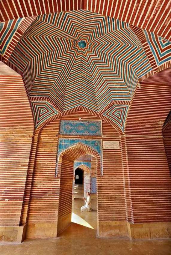 ٹھٹھہ: تاریخی جامعہ مسجد شاہ جہاں کے اندرونی حصے کا خوبصورت ..