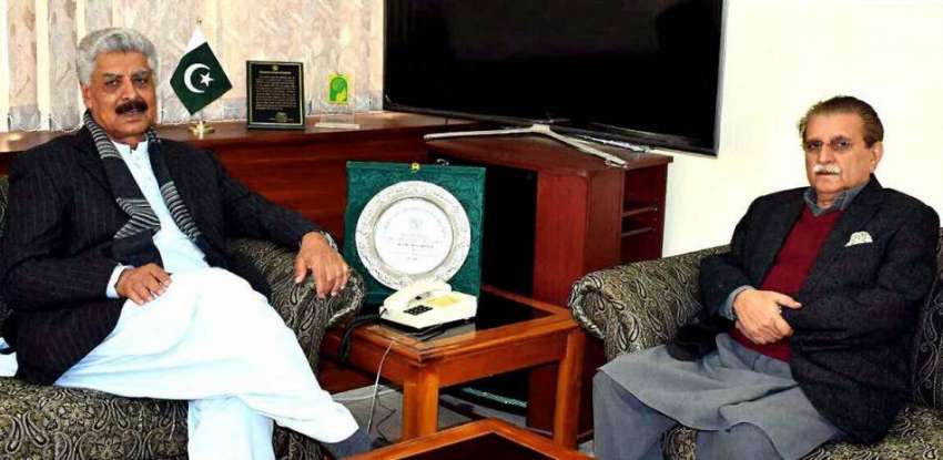 اسلام آباد: سرحدی امور کے وزیر عبدالقادر بلوچ سے وزیراعظم ..