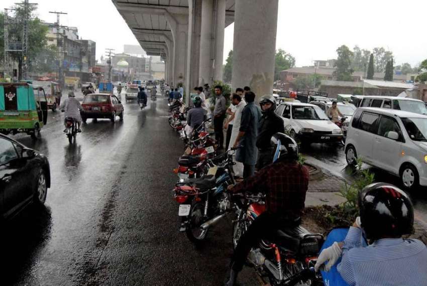 راولپنڈی: سہ پہر کو اچانک شروع ہونے والی موسلا دھار بارش ..