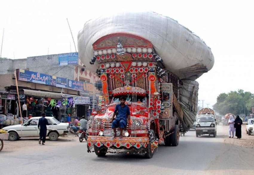 راولپنڈی: ٹریفک پولیس کی نا اہلی،اوورلوڈ ٹرک دن کے اوقات ..