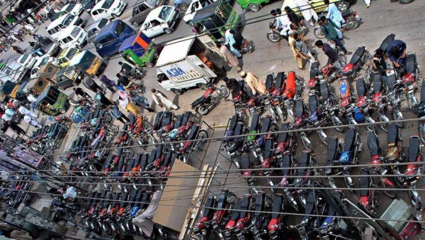 راولپنڈی: راجہ بازار میں بے ہنگم موٹر سائیکلوں کے باعث ٹریفک ..