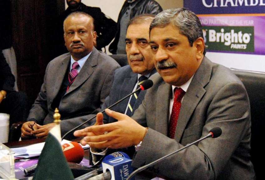 راولپنڈی: صدر چیمبر زاہد لطیف پریس کانفرنس سے خطاب کر رہے ..