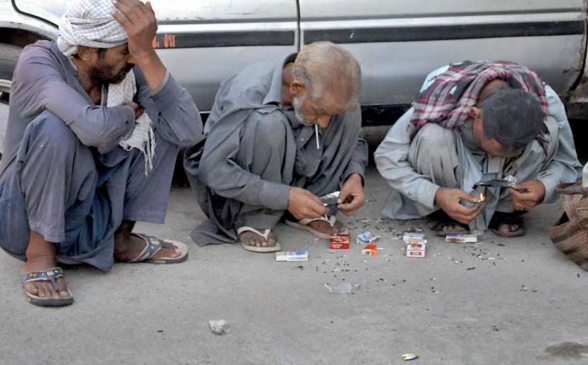 راولپنڈی: تھانہ بنی کی حدود میں جامعہ مسجد روڈ پر منشیات ..