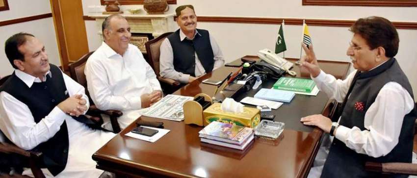 اسلام آباد: وزیراعظم آزاد کشمیر راجہ فاروق حیدر خان سے وزراء ..