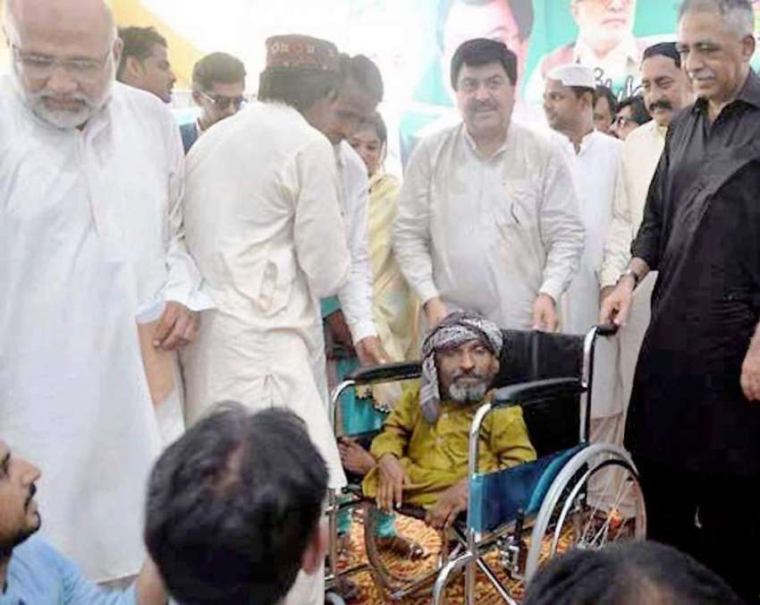 کراچی: جیکب آباد میں منعقدہ تقریب میں گورنر سندھ محمد زبیر ..