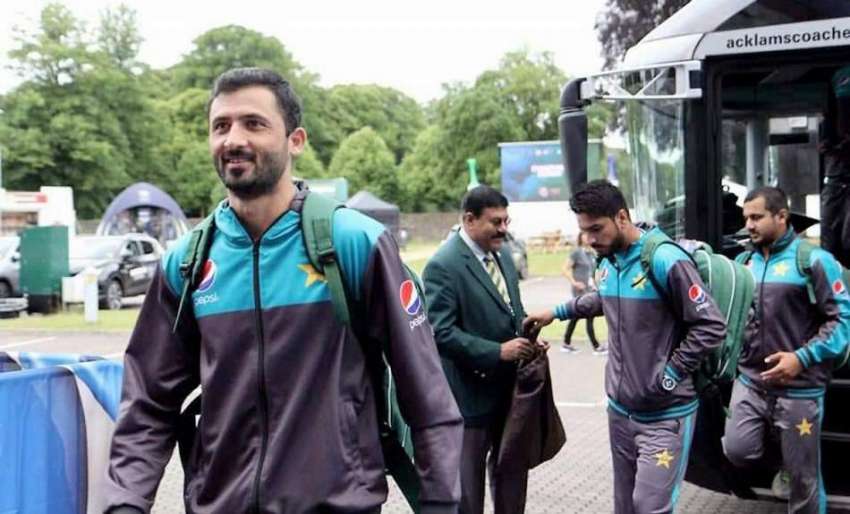 کارڈف: پاکستانی کھلاڑی سری لنکن ٹیم کے خلاف میچ کے لیے ہوٹل ..