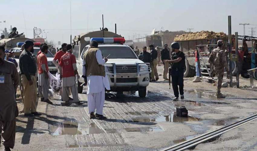 کوئٹہ: سریاب ملک ایریا سبی روڈ پر پولیس ٹرک کے قریب دھماکے ..