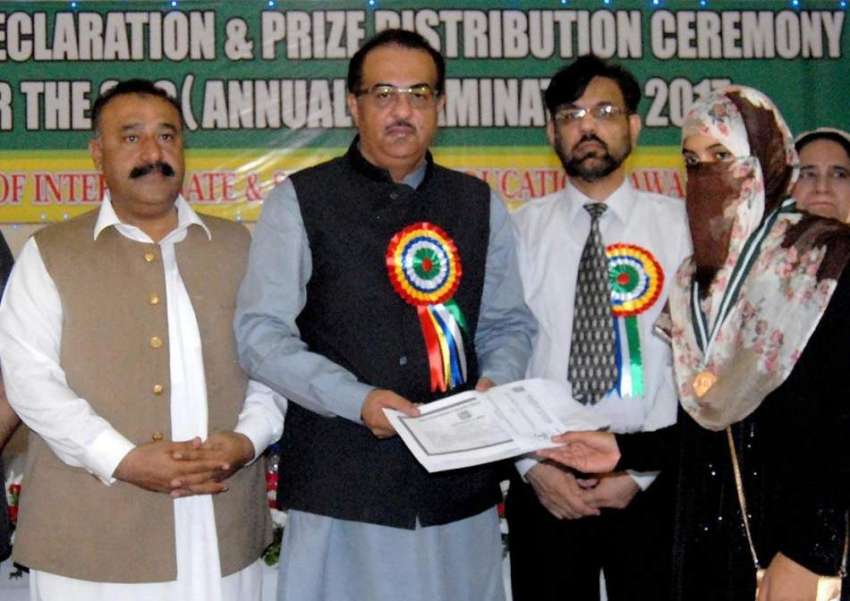 راولپنڈی: صوبائی وزیر مملکت تنویر میٹرک امتحانات میں کامیاب ..