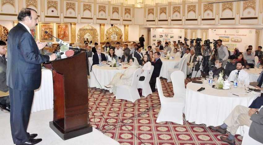 اسلام آباد: وزیر مملکت برائے کیڈ طارق فضل چوہدری تقریب سے ..