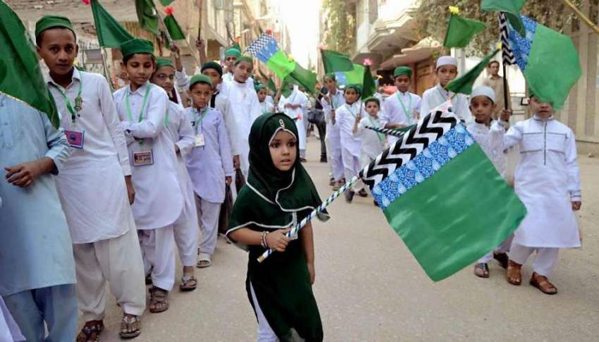 حیدر آباد: ماہ ربیع الاول کی مناسبت سے بچوں کی ریلی نکالی ..