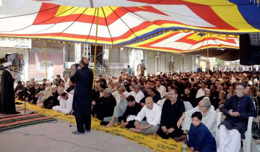 اٹک: نماز ظہرین و جمعہ کے وقت علامہ تقی مہدوی خطبہ دے رہے ..
