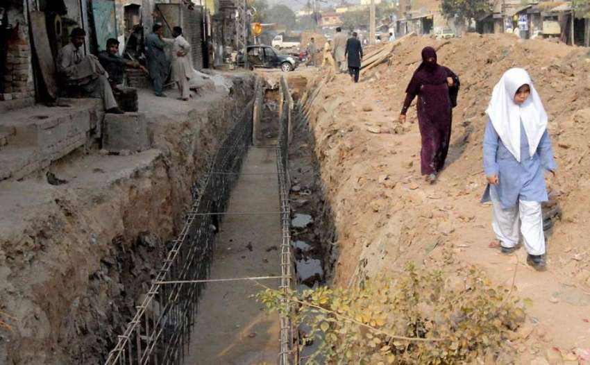 راولپنڈی: رحیم آباد سیوریج جکے کام میں تاخیر کے باعث علاقہ ..