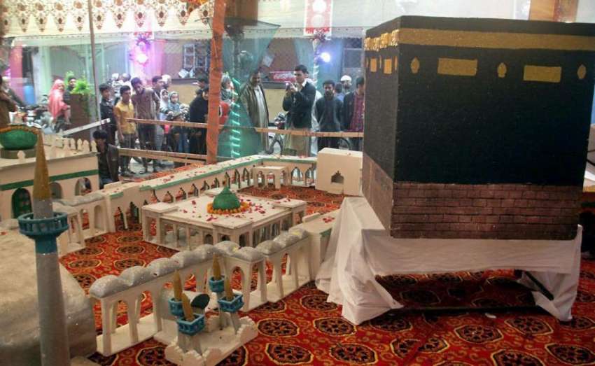 لاہور: جشن عید میلادالنبیﷺ کے موقع پر بنائے گئے مسجد نبوی ..