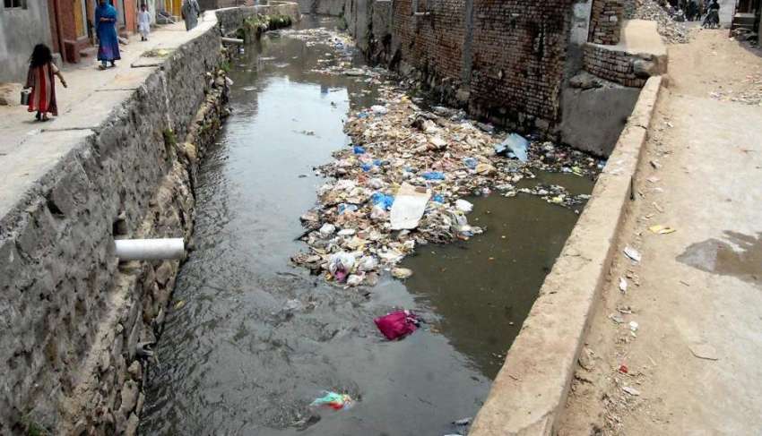 راولپنڈی: پیر ودھائی نالہ لئی میں صفائی نہ ہونے کے باعث بارش ..