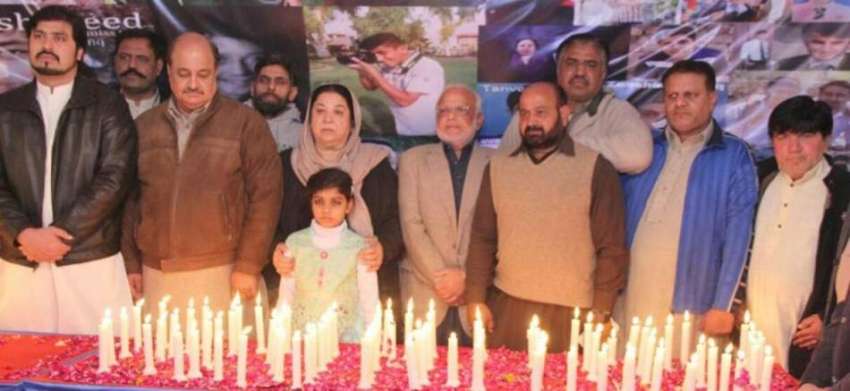 لاہور: تحریک انصاف کے رہنماؤ اعجاز احمد چوہدری، یاسمین راشدہ ..