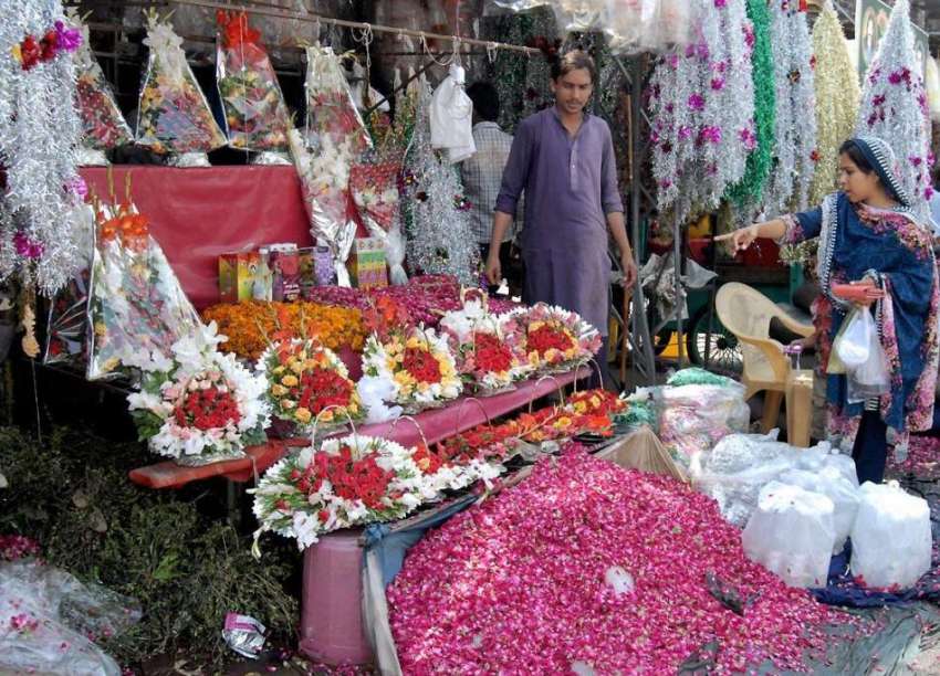 راولپنڈی: قبرستان فاتحہ کے لیے جانیوالی ایک خاتون قبروں ..