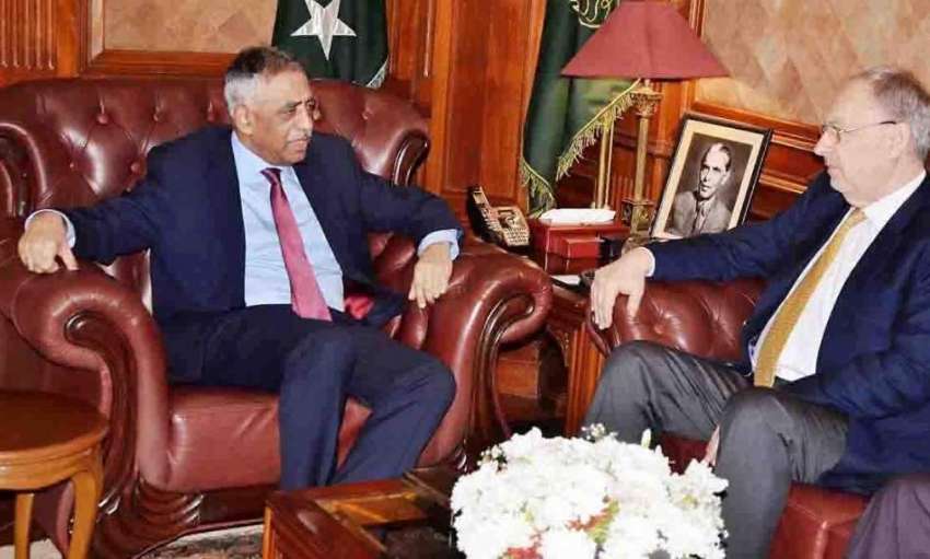کراچی: گورنر سندھ محمد زبیر گورنر ہاؤس میں رومانیہ کے سفیرMr. ..