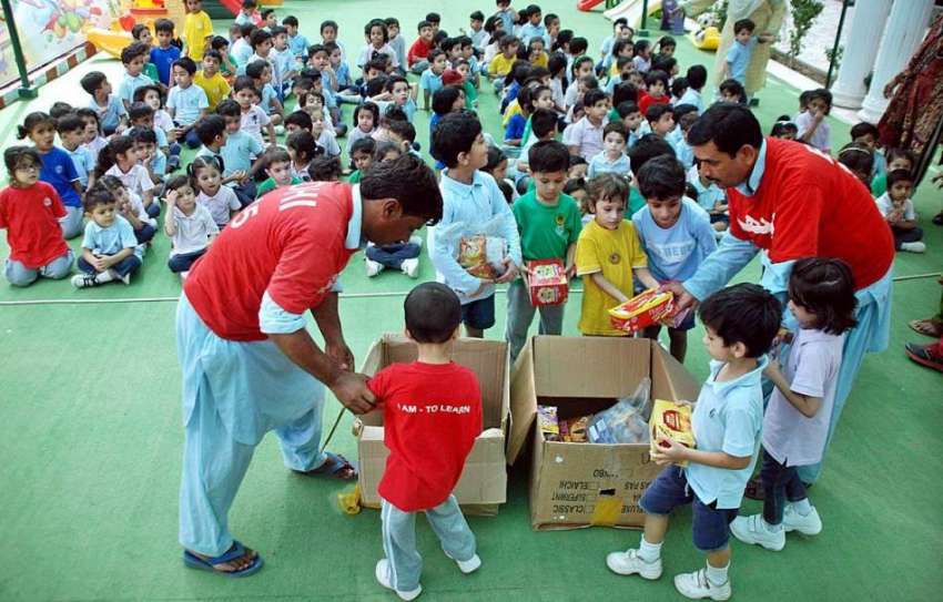 حیدر آباد: سٹی سکول کے طلباء کے زیر اہتمام ایدھی فاؤنڈیشن ..