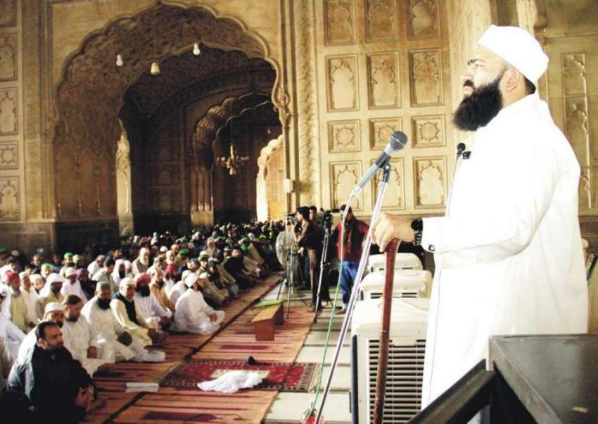 لاہور: مولانا سید عبدالخبیر آزاد بادشاہی مسجد میں برما کے ..