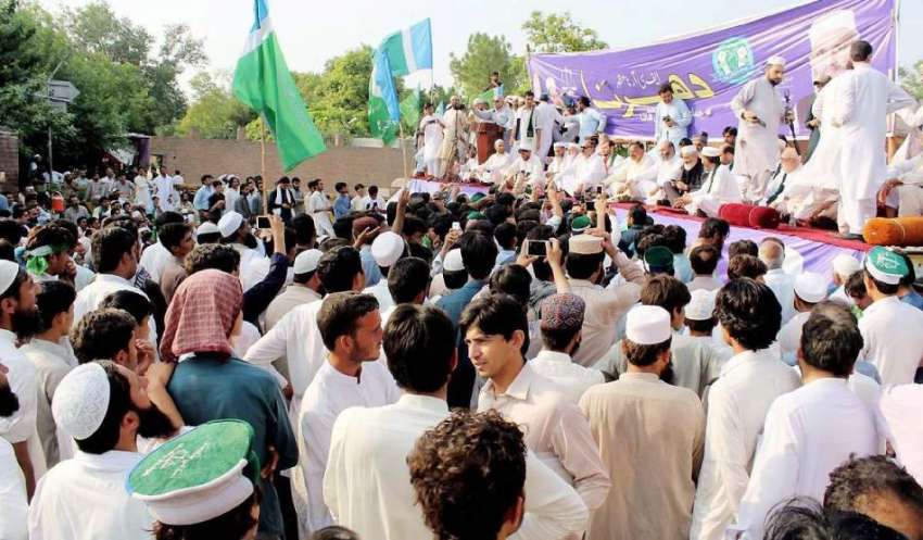 پشاور: جماعت اسلامی کے زیر اہتمام ایف سی آر کیخلاف گورنر ..