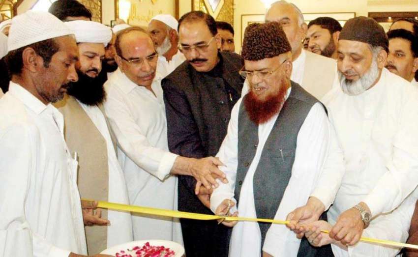 راولپنڈی: بحریہ ٹاؤن کے چیئرمین ملک ریاض مسجد کا افتتاح ..