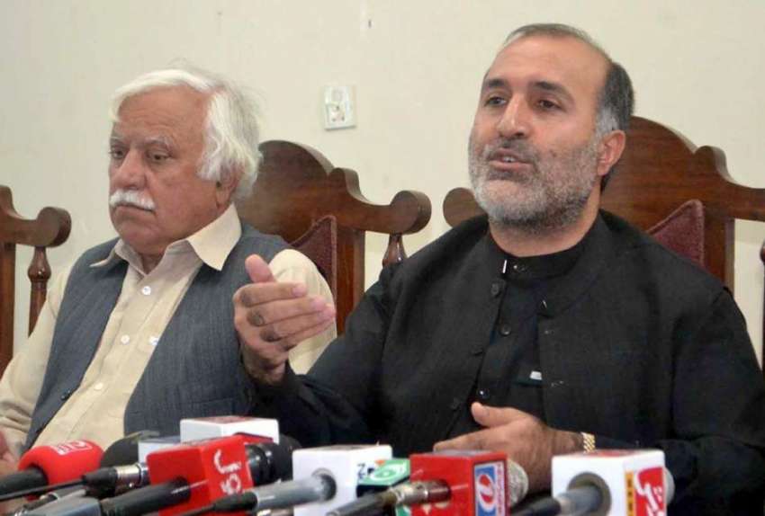 کوئٹہ: صدر عوامی نیشنل پارٹی بلوچستان اصغر خان اچکزئی پریس ..
