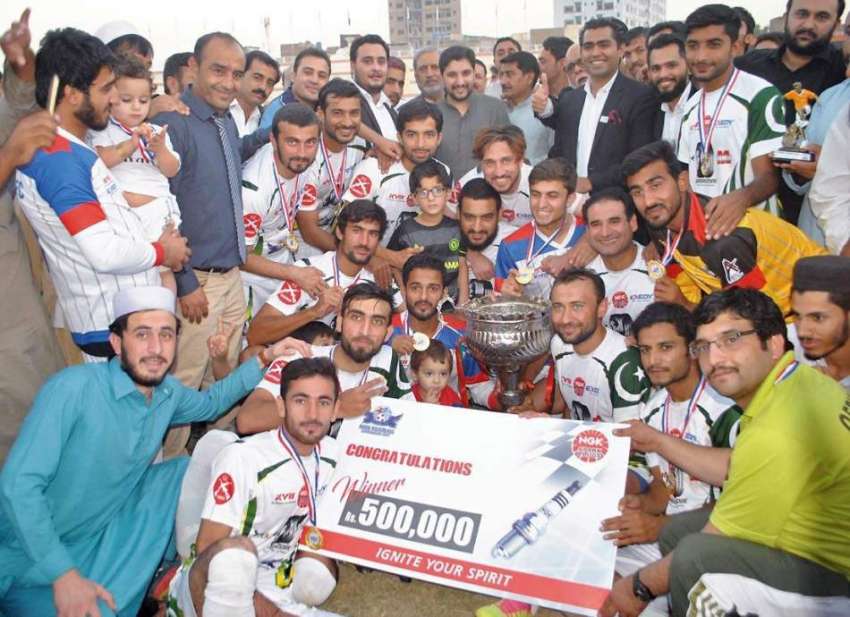پشاور: فاٹا فٹبال سپر لیگ کے فاتح کھلاڑیوں کا مہمان خصوصی ..