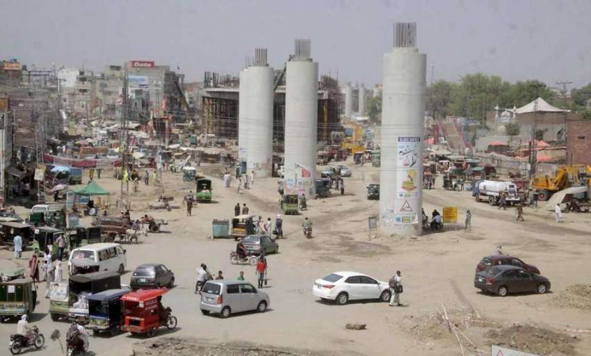 لاہور: ٹھوکر نیاز بیگ کے قری اورنج لائن میٹرو ٹرین منصوبہ ..