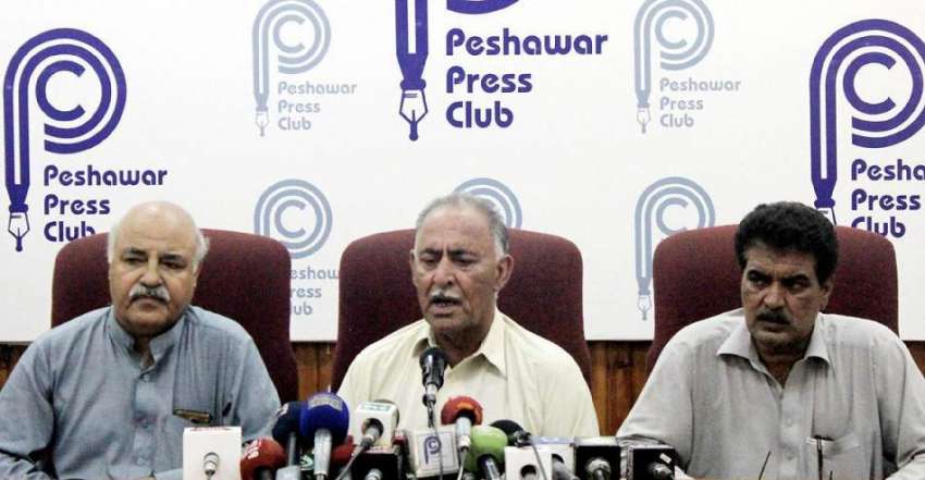 پشاور: مشال خان کے والد اقبا ل خان جے آئی ٹی رپورٹ کے حوالے ..