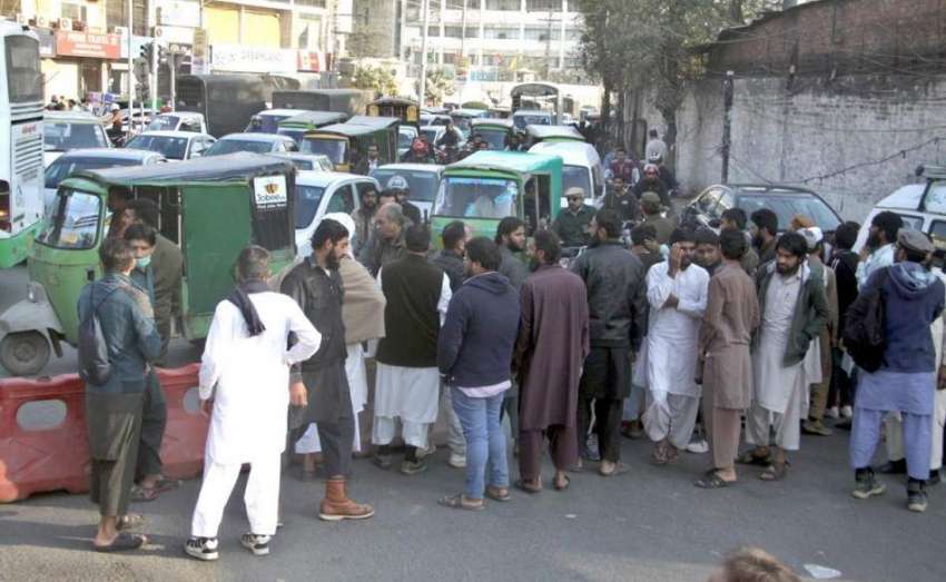 لاہور: دفاع پاکستان کونسل کے زیر اہتمام پریس کلب کے باہر ..