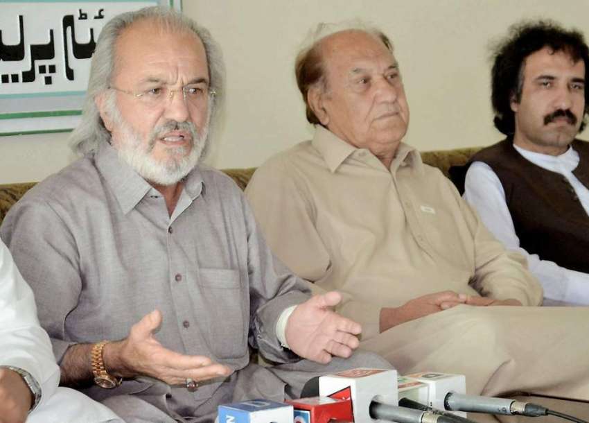 کوئٹہ: پاکستان تحریک انصاف بلوچستان کے رہنماء نوابزادہ ..