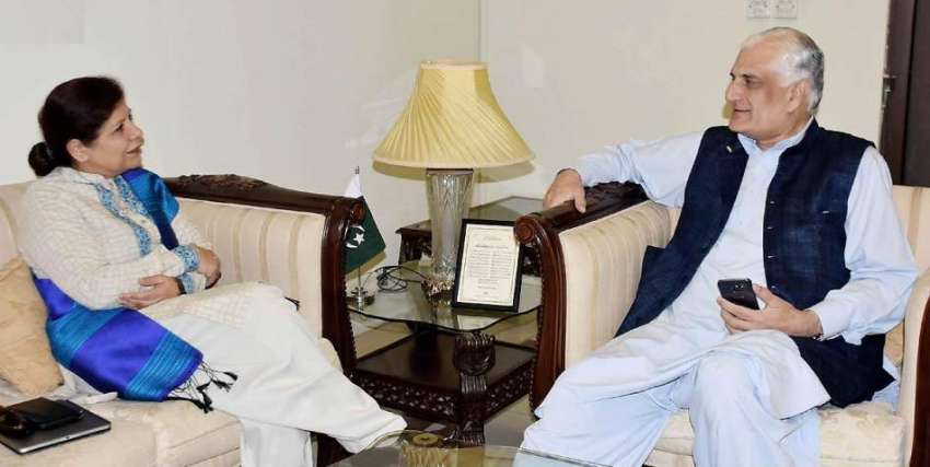 اسلام آباد: وفاقی وزیر قانون و انصاف زاہد حامد سے سابق گورنر ..
