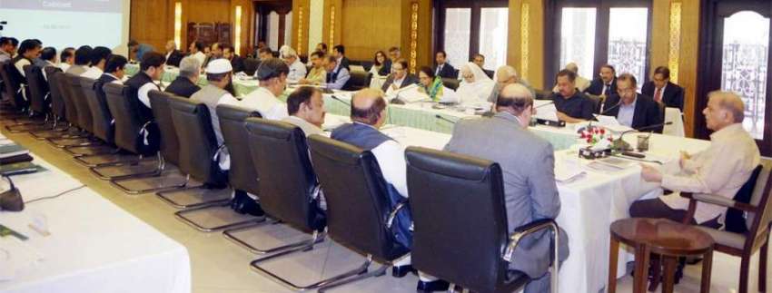 لاہور: وزیر اعلیٰ پنجاب محمد شہبازشریف پنجاب کابینہ کے اجلاس ..