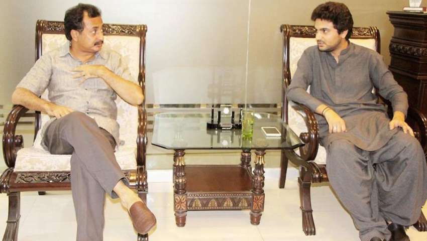 کراچی: پی ٹی آئی رہنما حلیم عادل شیخ اور میر افتخار احمد ..
