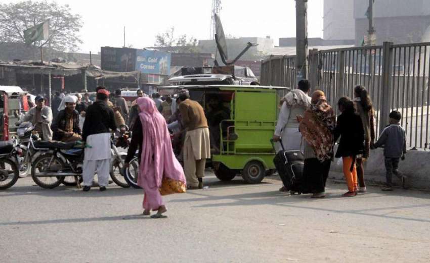 لاہور: مذہبی جماعت کے کارکنوں کی طرف سے شاہدرہ کے قریب احتجاج ..