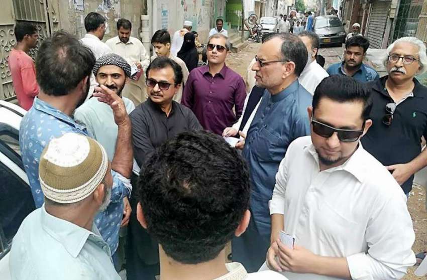 کراچی: تحریک انصاف کے مرکزی رہنما سینیٹر اعظم سواتی حلیم ..