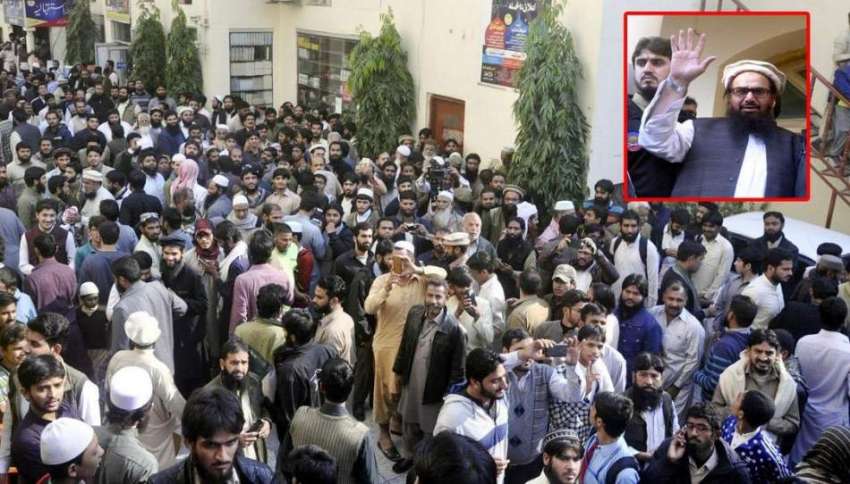لاہور: حافظ محمد سعید مسجدالقادسیہ میں نماز جمعہ کے بعد ..