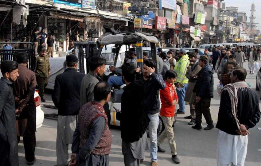 راولپنڈی: سٹی ٹریفک پولیس اور ٹی ایم اے کا مشترکہ طورپر تجاوزات ..