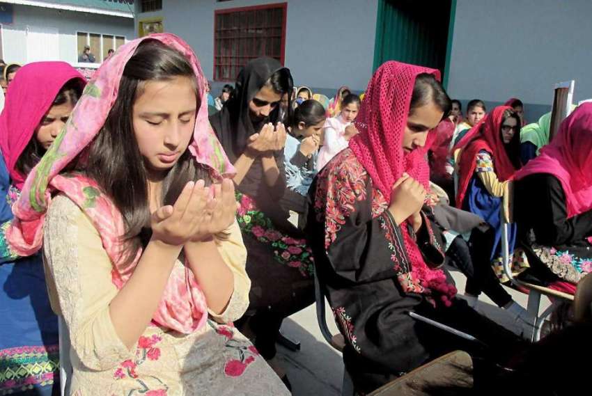 مظفر آباد: جموں کشمیر پیس اینڈ جسٹس فورم کے سیمینار میں طالبات ..