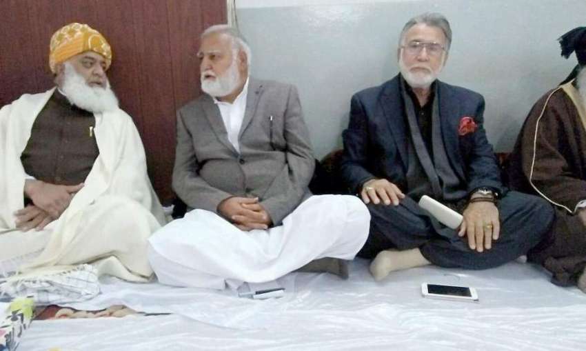 لاہور: جمعیت علماء اسلام (ف) کے سربراہ مولانا فضل الرحمن ..