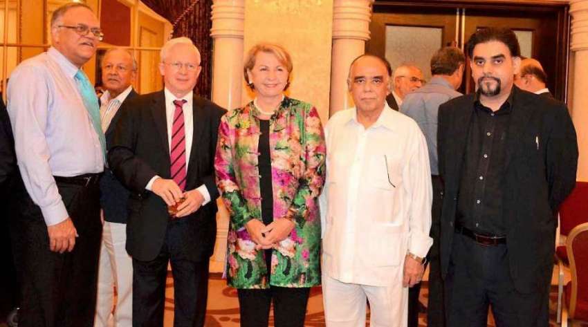 کراچی: فرانس کی سفیر مسز مارٹین ڈورینس کے اعزاز میں دیئے ..